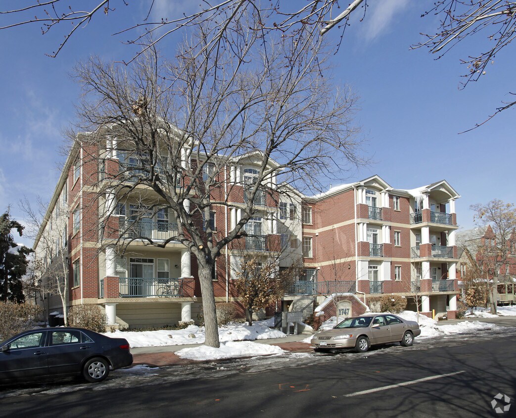Primary Photo - 1747 Washington St