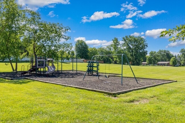 Área de juegos para niños en el complejo - Andover Park