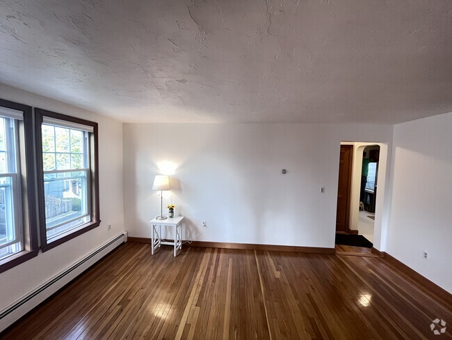 Building Photo - 714 Adams St