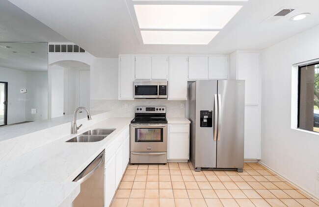 Building Photo - 67564 Lagos Way