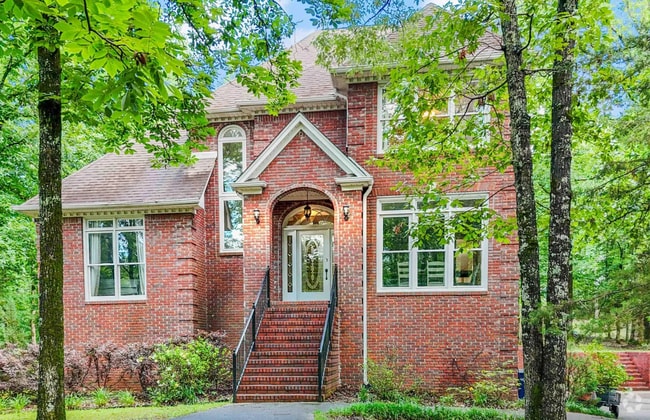 Building Photo - 113 Windwood Cir