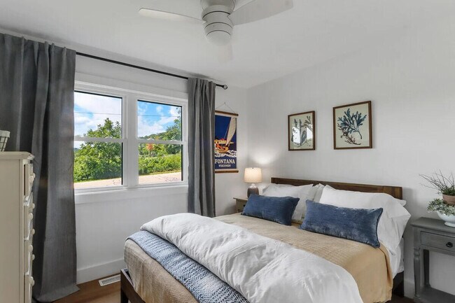 Foto del edificio - 190 Dewey Ave