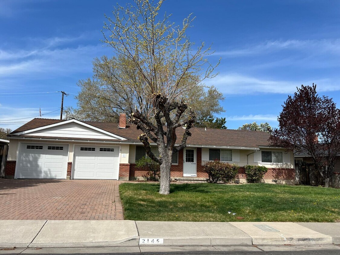 Primary Photo - Charming Old Southwest Reno Home - 2145 De...