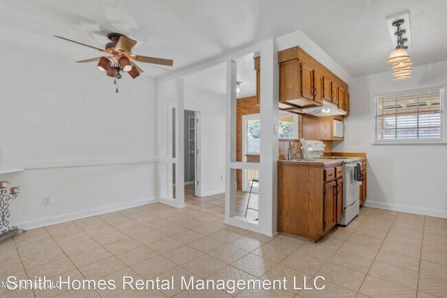 Building Photo - 3 br, 2 bath House - 1203 Pawnee St.