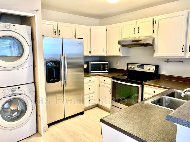 Primary Photo - 9645 W Chatfield Ave
