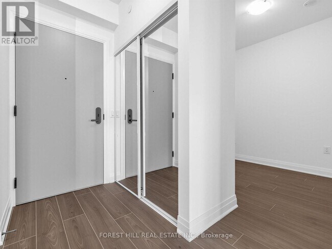 Photo du bâtiment - 700 Sheppard Ave W