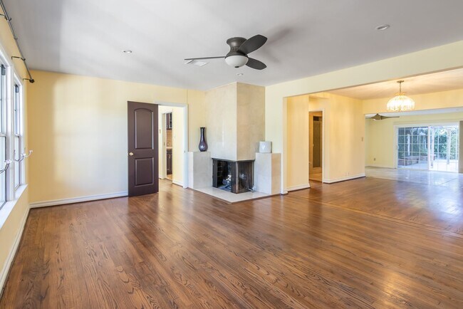 Building Photo - 6641 Murietta Ave