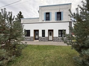 Building Photo - 231 William St