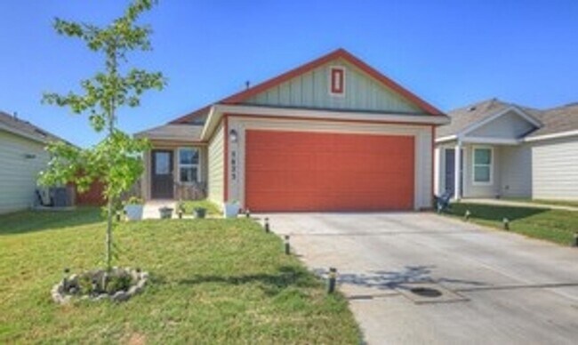 Foto del edificio - Charming 2BR House in Seguin