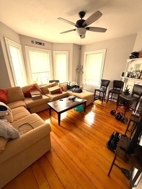 Primary Photo - 430 E 5th St