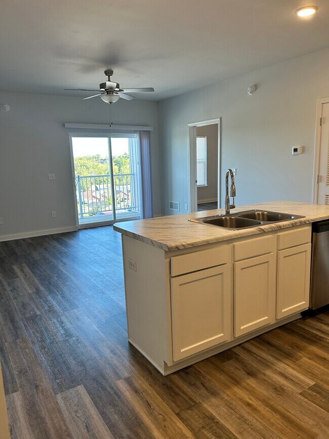 Foto del edificio - 530 Regency Cir