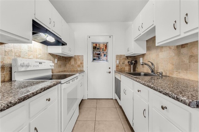 Building Photo - 525 Coral Way