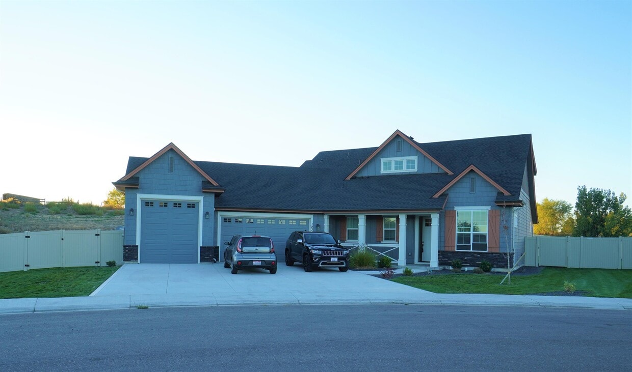 1231 Silvercreek Ave, Middleton, ID 83644 House Rental in Middleton