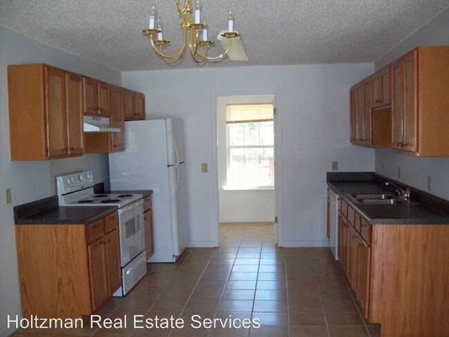 Building Photo - 984 Live Oak Dr