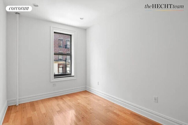Foto del edificio - 329 Lincoln Pl