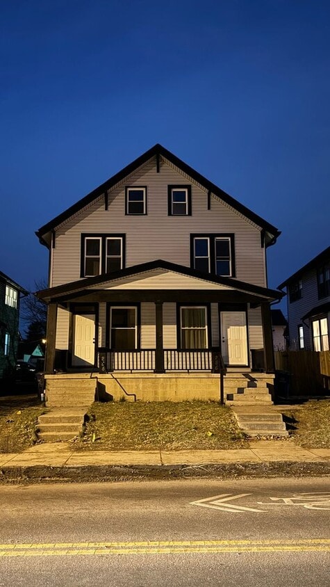Foto principal - 284 E Hudson St