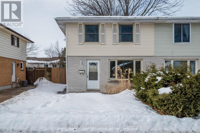 Building Photo - 111 Woodrow Crescent