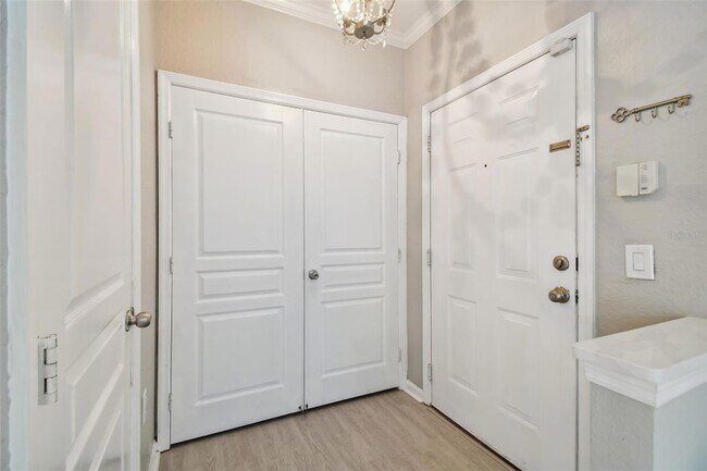 Building Photo - 9405 Crescent Loop Cir