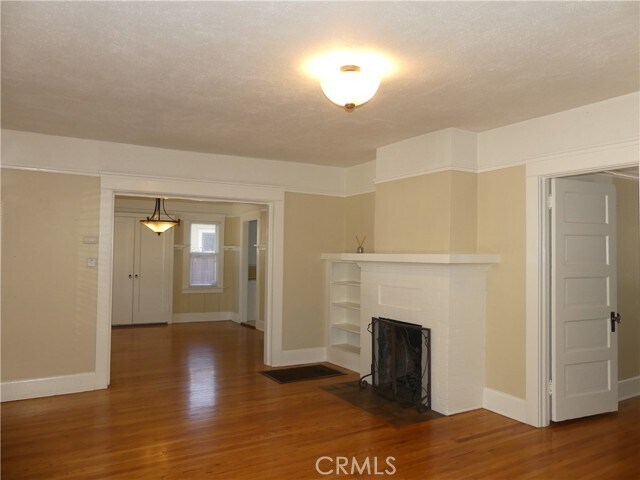 Building Photo - 846 N Wilson Ave