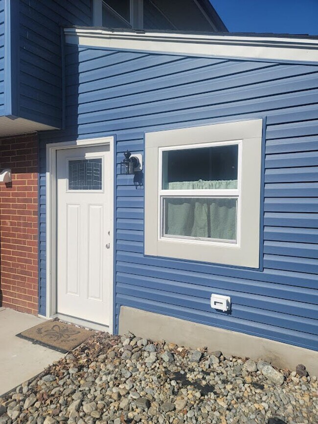 Building Photo - 2128A Ferguson Drive