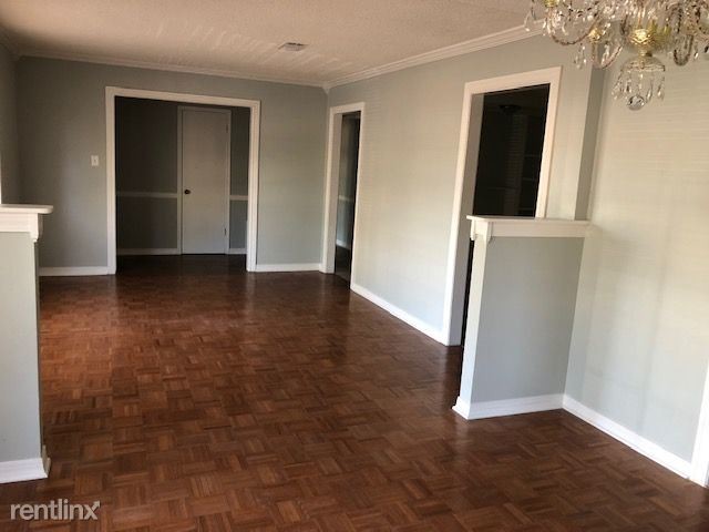 Building Photo - 4 br, 3 bath House - 1317 Poplar Ave