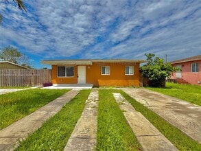 Building Photo - 15800 NW 39th Pl