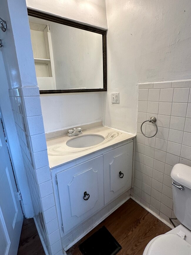 Foto del edificio - 942 W 2nd St