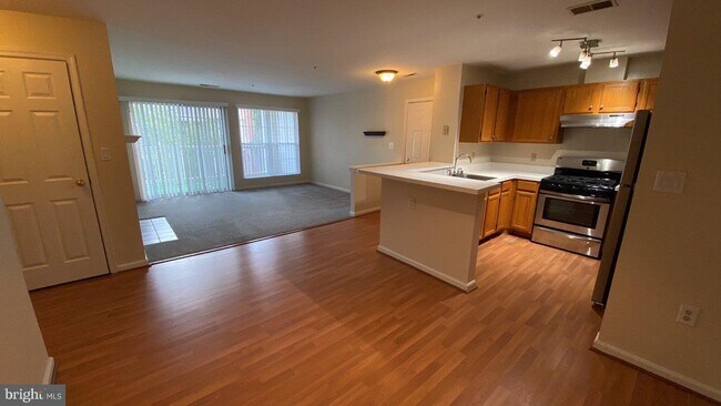 Building Photo - 3109 River Bend Ct