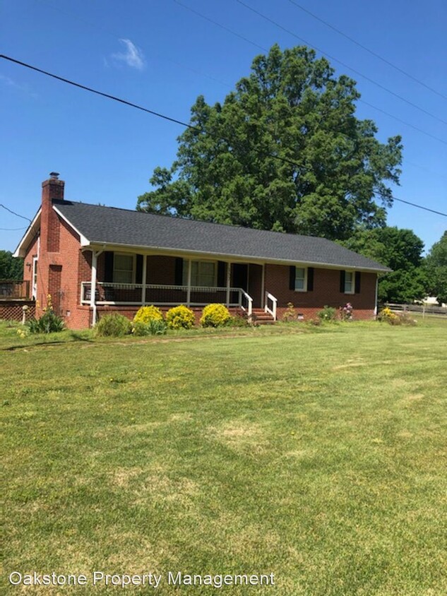 Primary Photo - 3 br, 2 bath House - 157 Old Stage Road