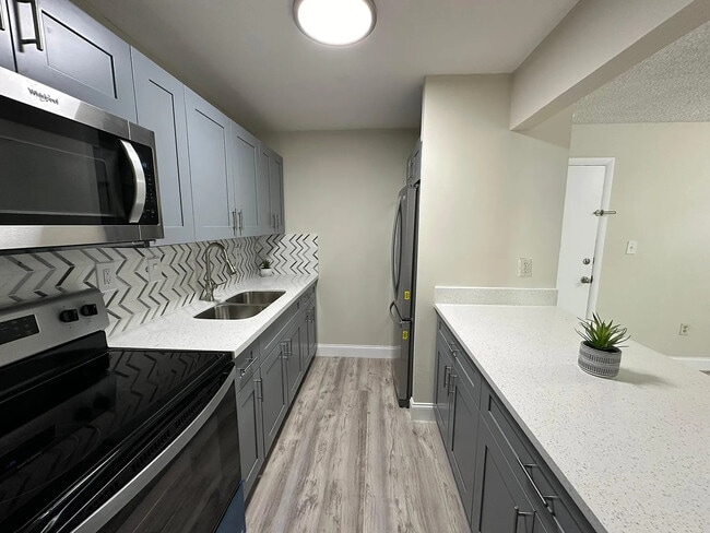 Foto del edificio - 4670 W 13th Ln