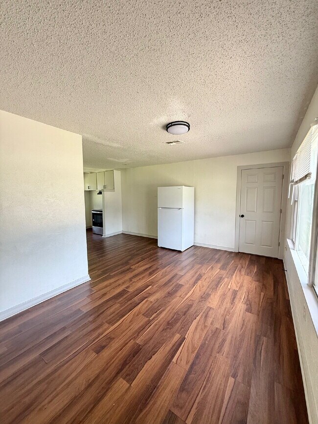 Foto del edificio - Bright & Spacious 3BR with Large Yard – Gr...