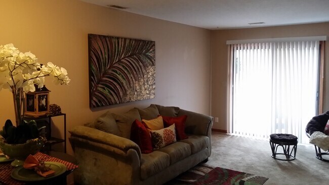 Sala de estar - 550 Courtwood Ln