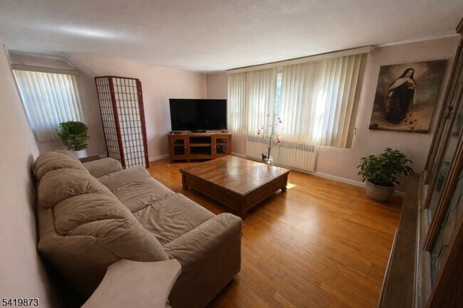 Foto del edificio - 36 Monsignor DeLuca Plaza