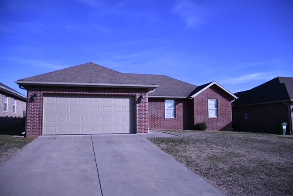 4 Bedroom! Students House Rental in Springfield, MO