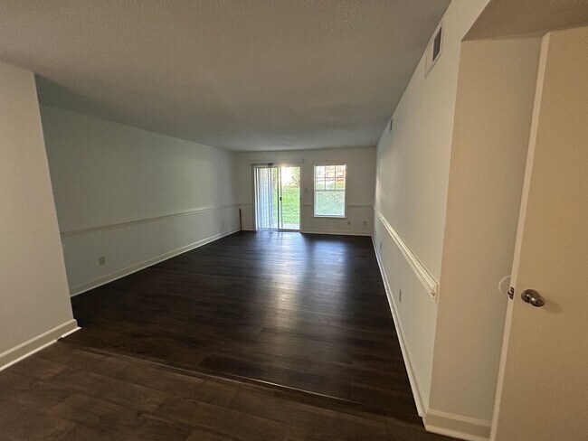 Foto del edificio - 2504 Avent Ferry Rd