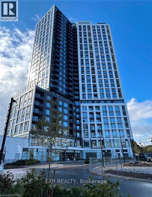 Building Photo - 716 Eglinton Ave W