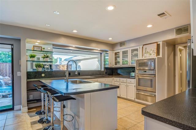 Foto del edificio - 6009 Black Berry Ln