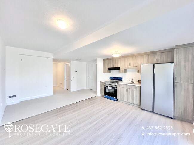 Photo du bâtiment - Modern 1-Bedroom Basement Apartment in Wat...