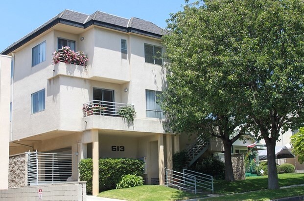 Exterior - 613 E Verdugo Ave