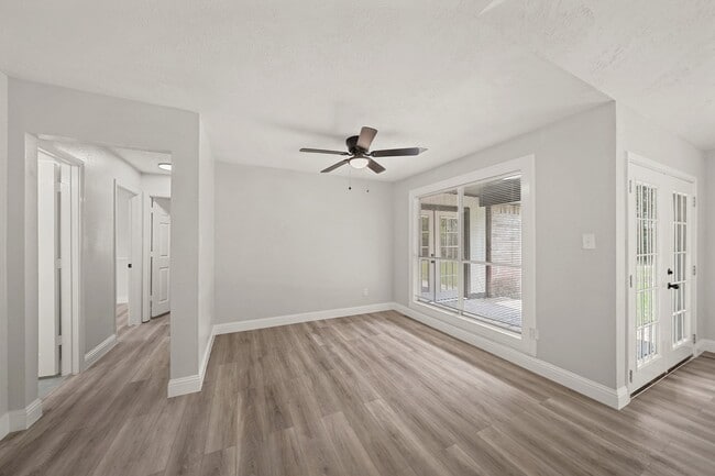 Building Photo - 22039 Rivermead Dr