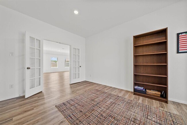 Building Photo - 1111 Bulwark
