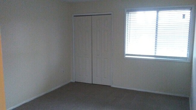 Foto del edificio - 7143 Donnell Pl