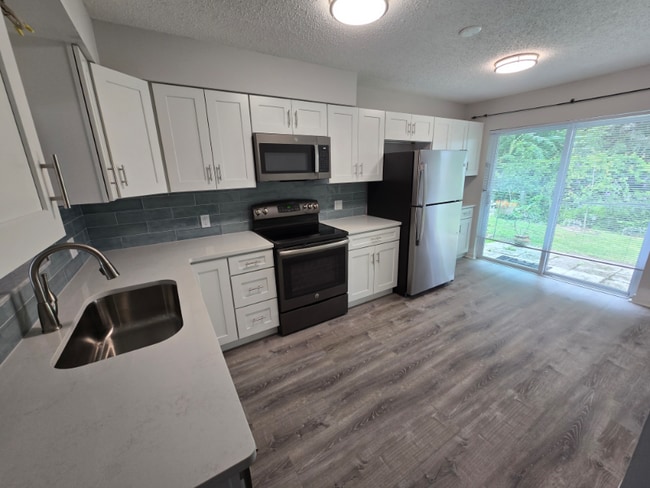 Foto del edificio - 843 Cambridge Ct