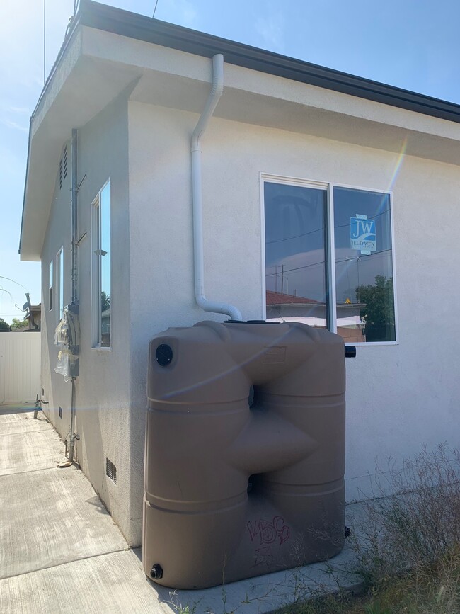 Foto del edificio - 8148 Vantage Ave