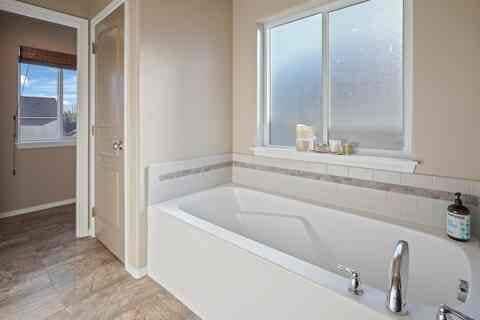 Foto del edificio - 2995 NE Quiet Canyon Dr