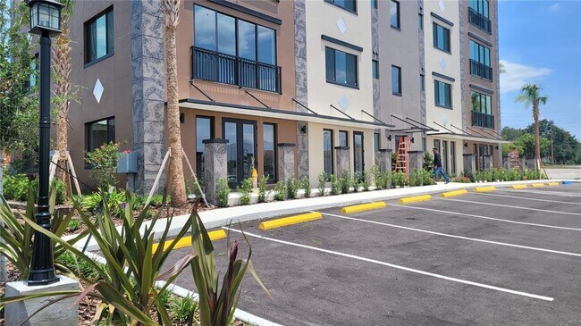 Building Photo - 100 N Dewey St