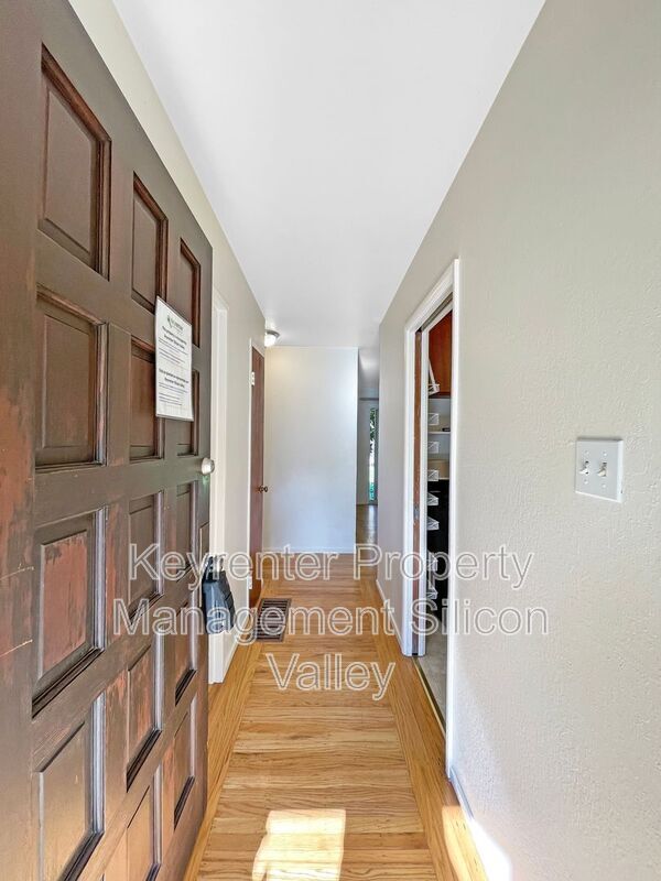 Foto del edificio - 1937 Stanley Ave