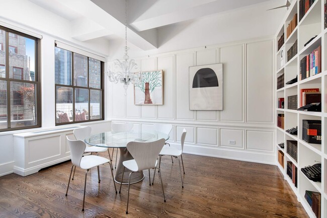 Building Photo - 130 W 30th St