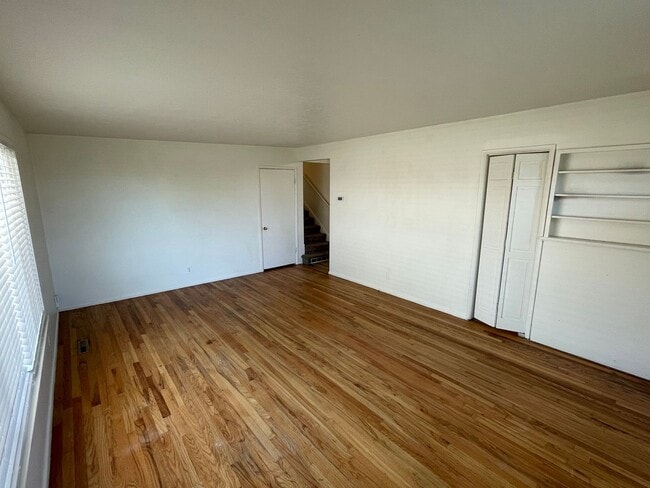 Building Photo - Beautiful 4-Bedroom Home in Desirable Holladay Neighborhood