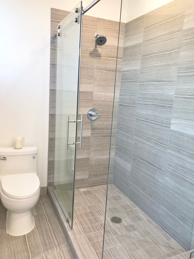 Interior Photo - Lido Apartments - 4025 Grandview